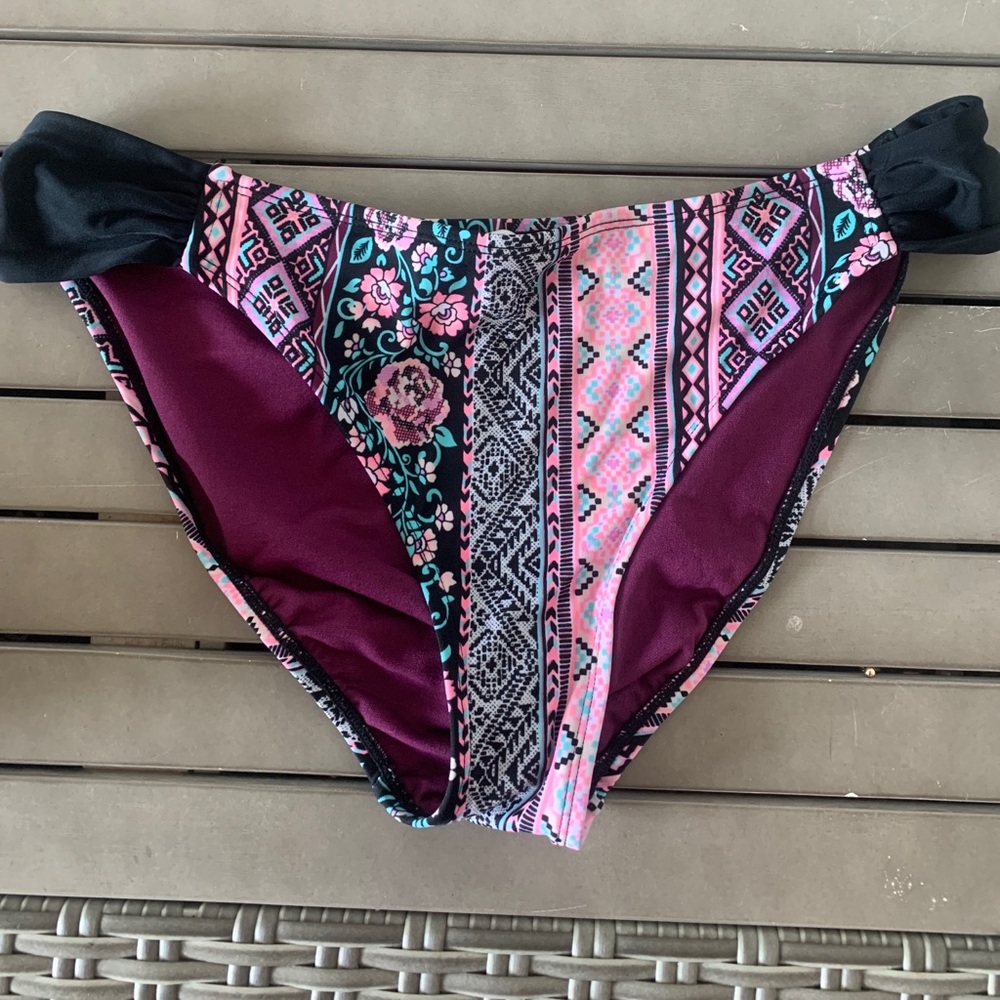Target Full Coverage Bikini Bottom Size L